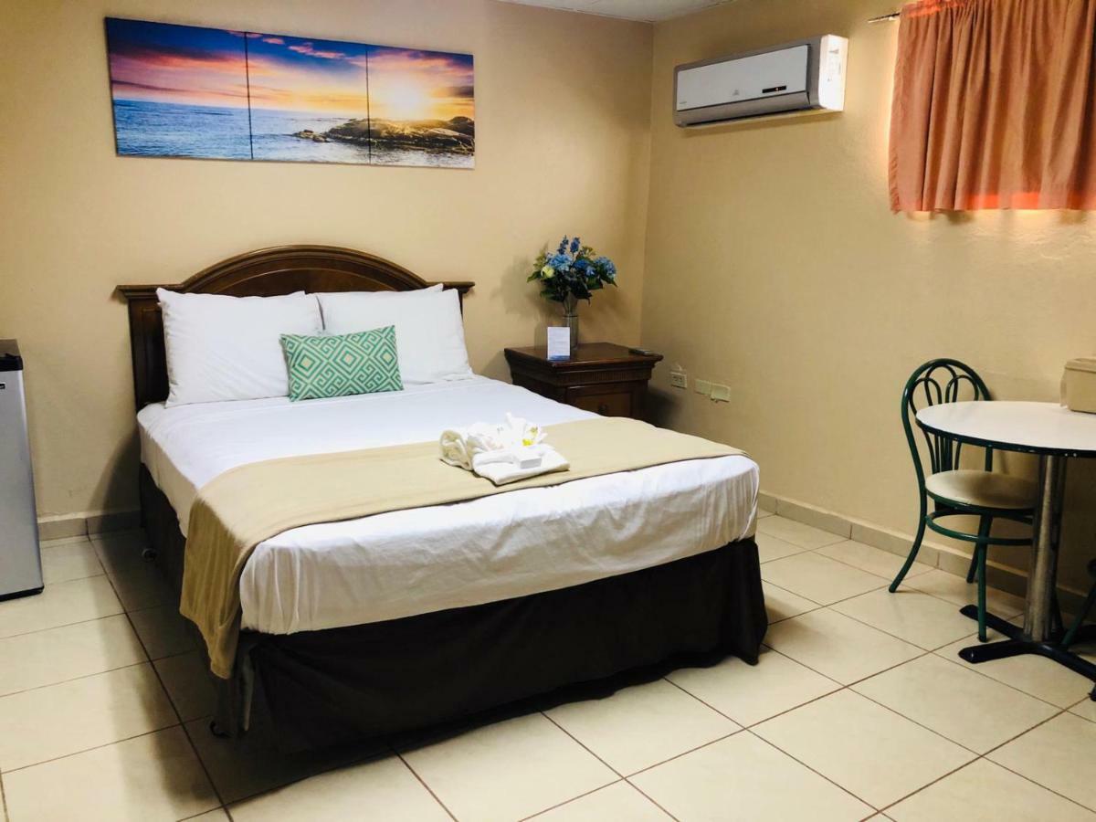 Arecibo Inn エクステリア 写真