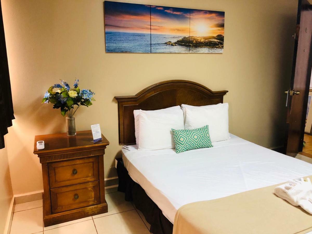 Arecibo Inn エクステリア 写真