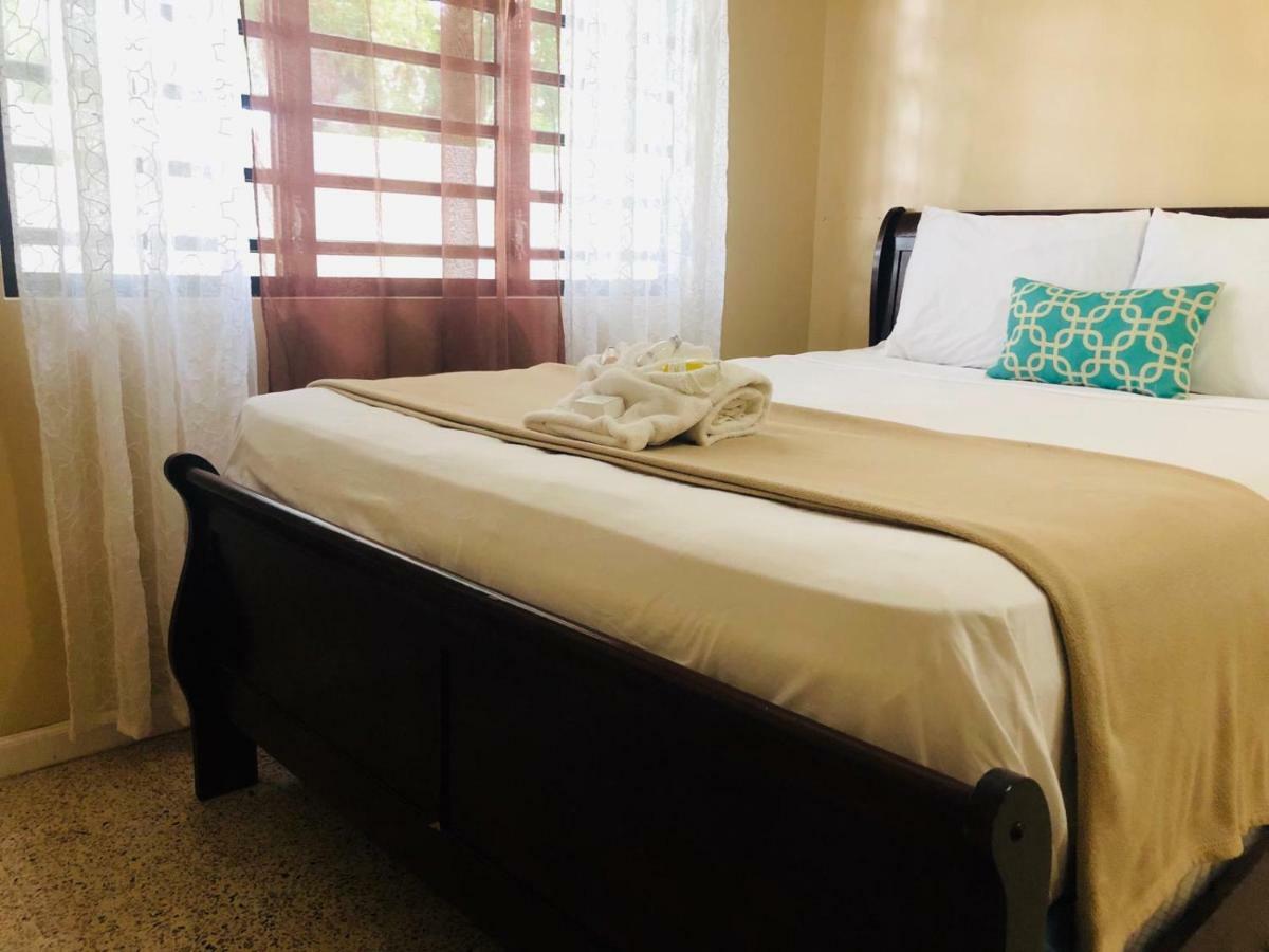 Arecibo Inn エクステリア 写真