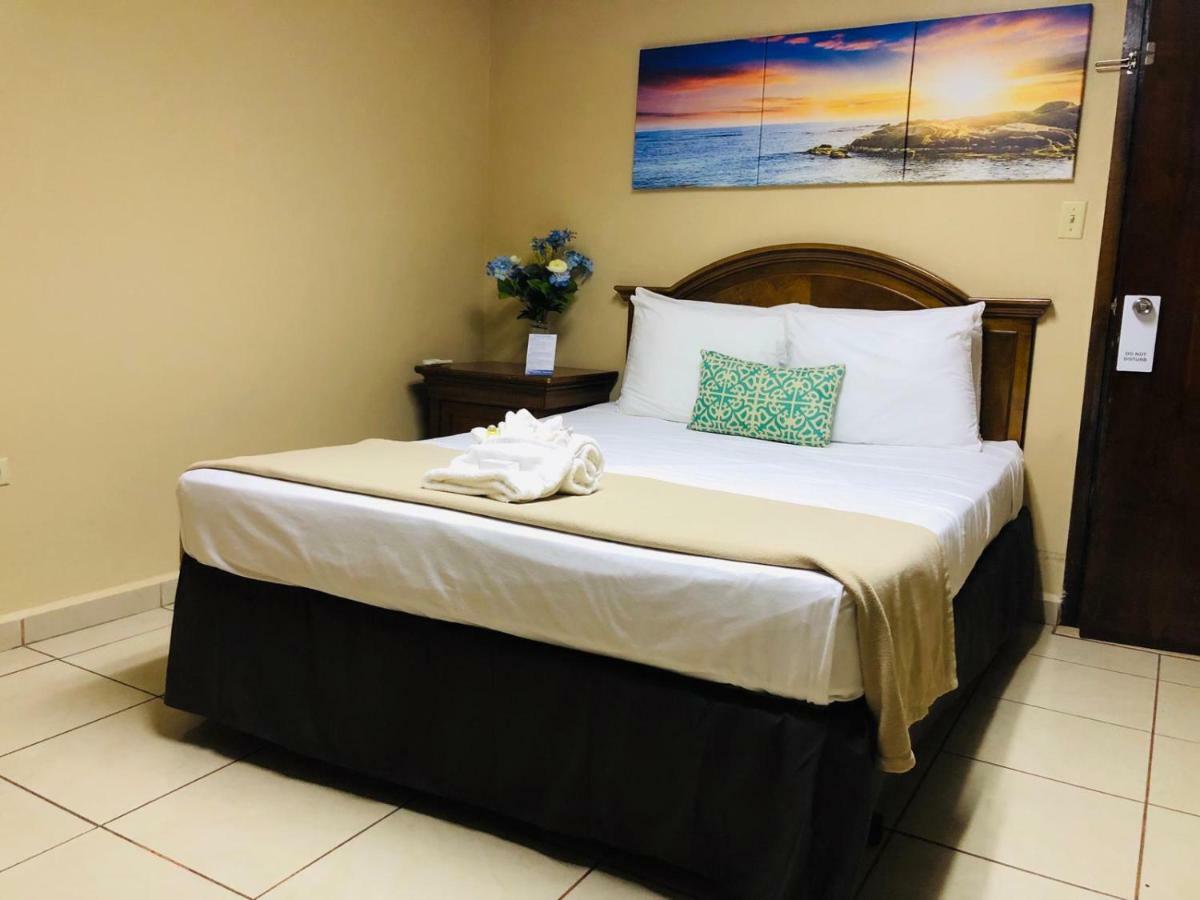 Arecibo Inn エクステリア 写真