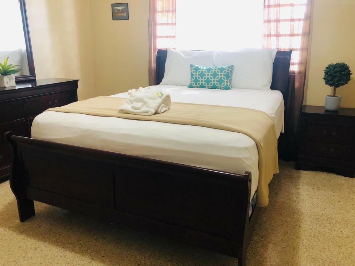 Arecibo Inn エクステリア 写真